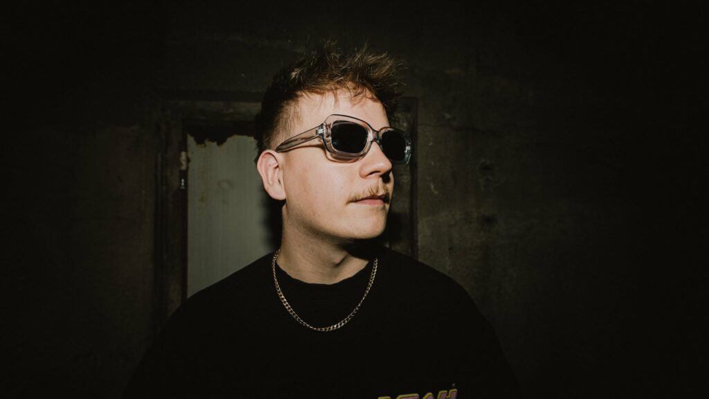 Diffrent on tour. Book now with FME Booking