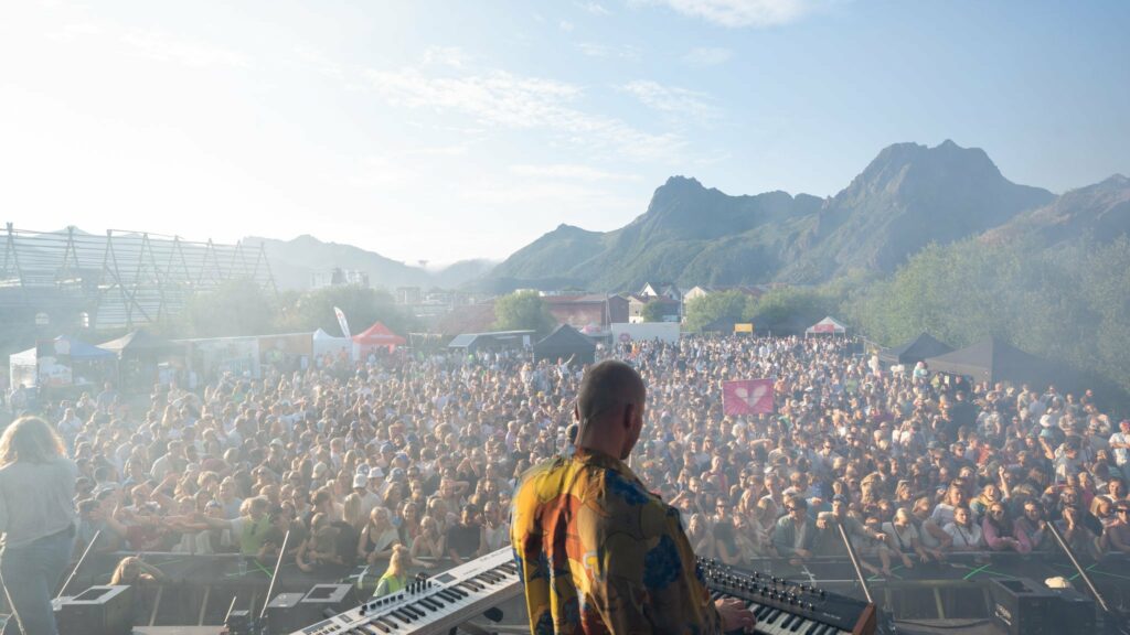 Høllafæst on tour. Book now with FME Booking
