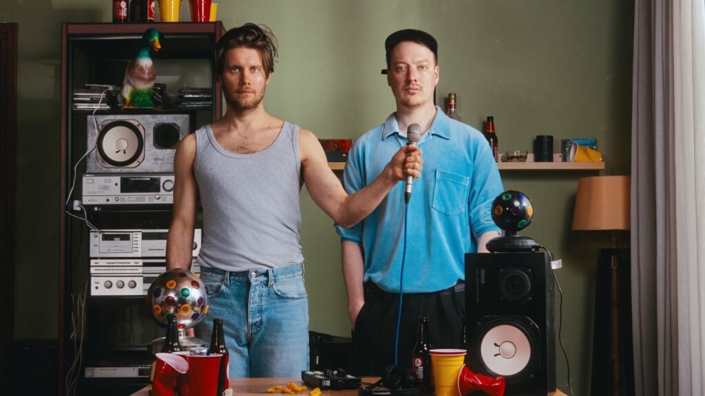 Weval on tour. Book now with FME Booking