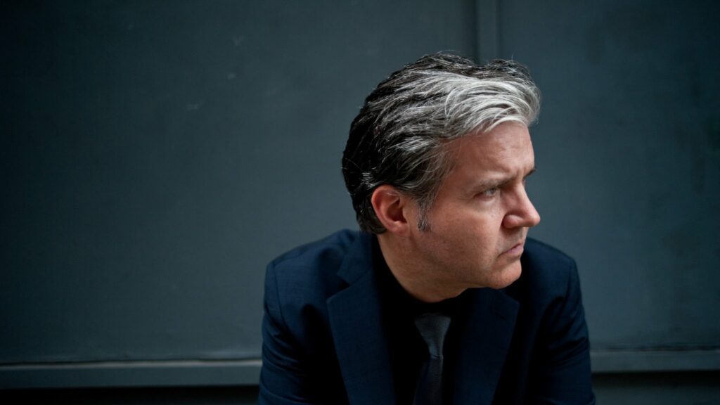 Lloyd Cole on tour. Book now with FME Booking