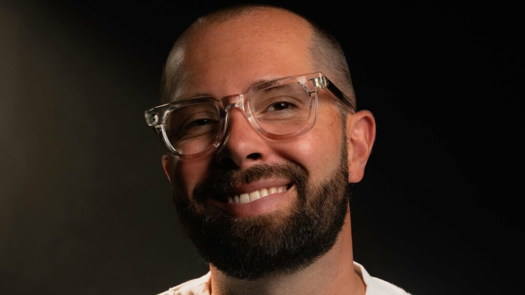 David Puentez on tour. Book now with FME Booking