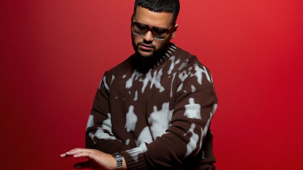 Ataypapi on tour. Book now with FME Booking