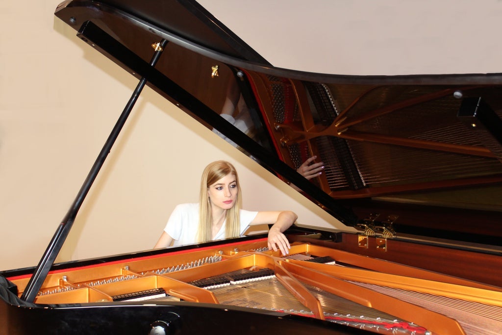 Kelly Moran on tour. Book now with FME Booking