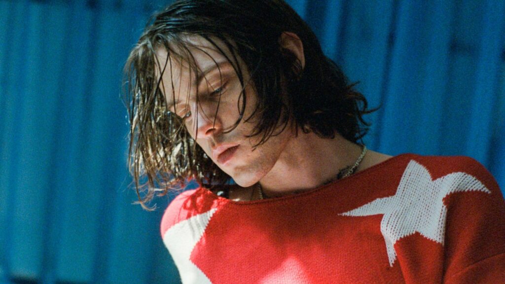 Elias Rønnenfelt on tour. Book now with FME Booking