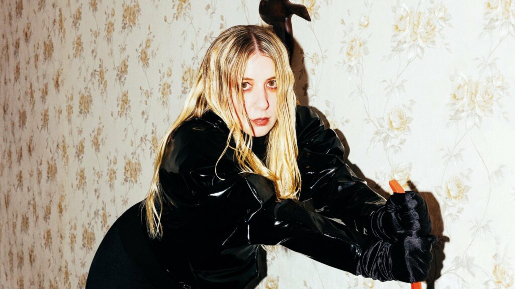 Austra on tour. Book now with FME Booking