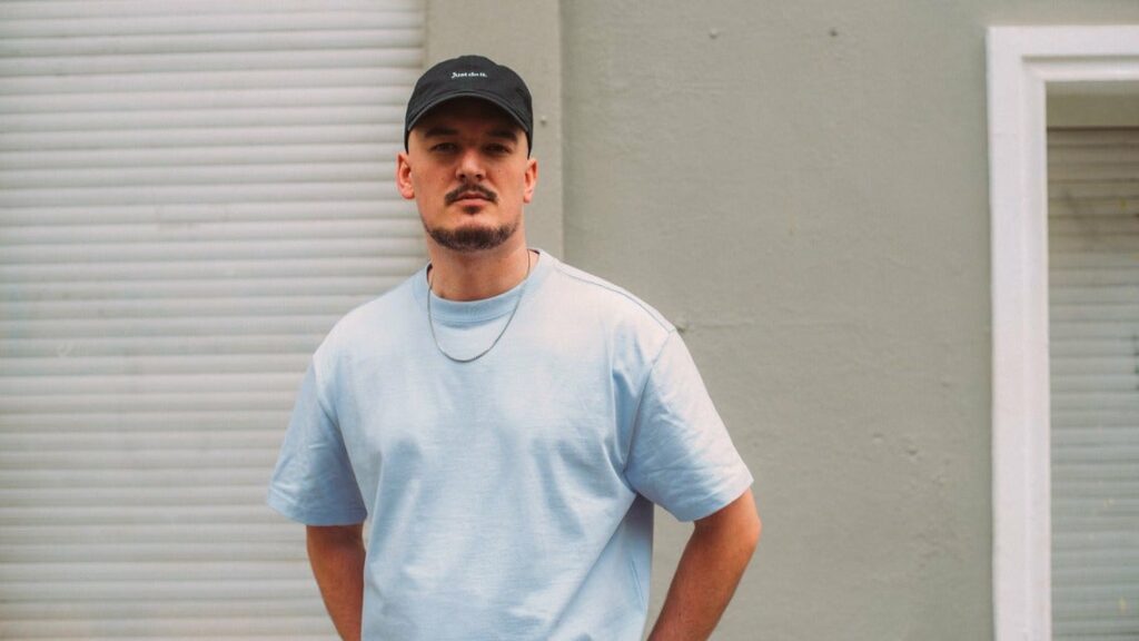 Montez on tour. Book now with FME Booking