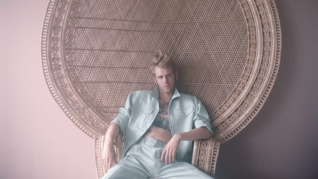 Lars Vaular on tour. Book now with FME Booking