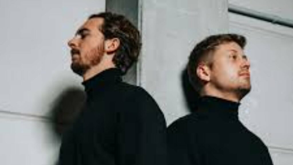 Invaria on tour. Book now with FME Booking