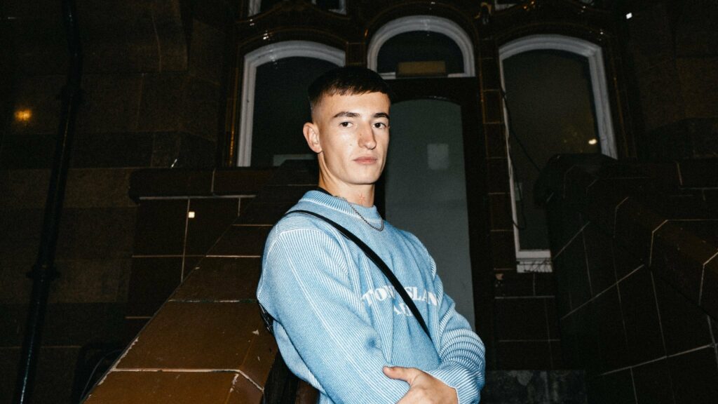 Azyr on tour. Book now with FME Booking