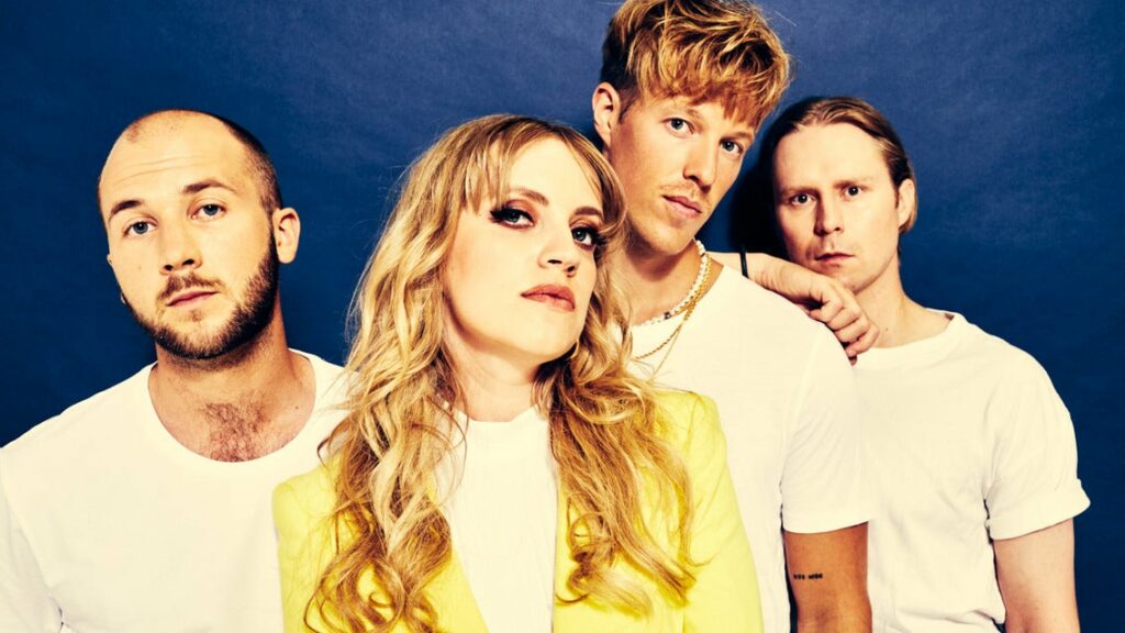 Haloo Helsinki on tour. Book now with FME Booking