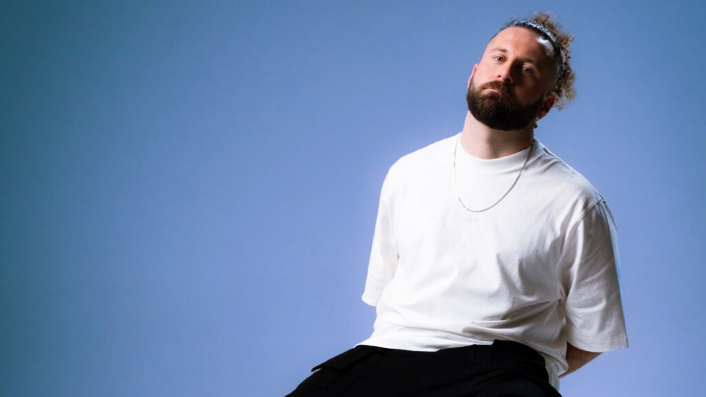 Elderbrook on tour. Book now with FME Booking