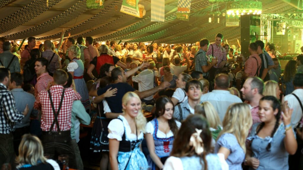 Karlsruher Oktoberfest on tour. Book now with FME Booking