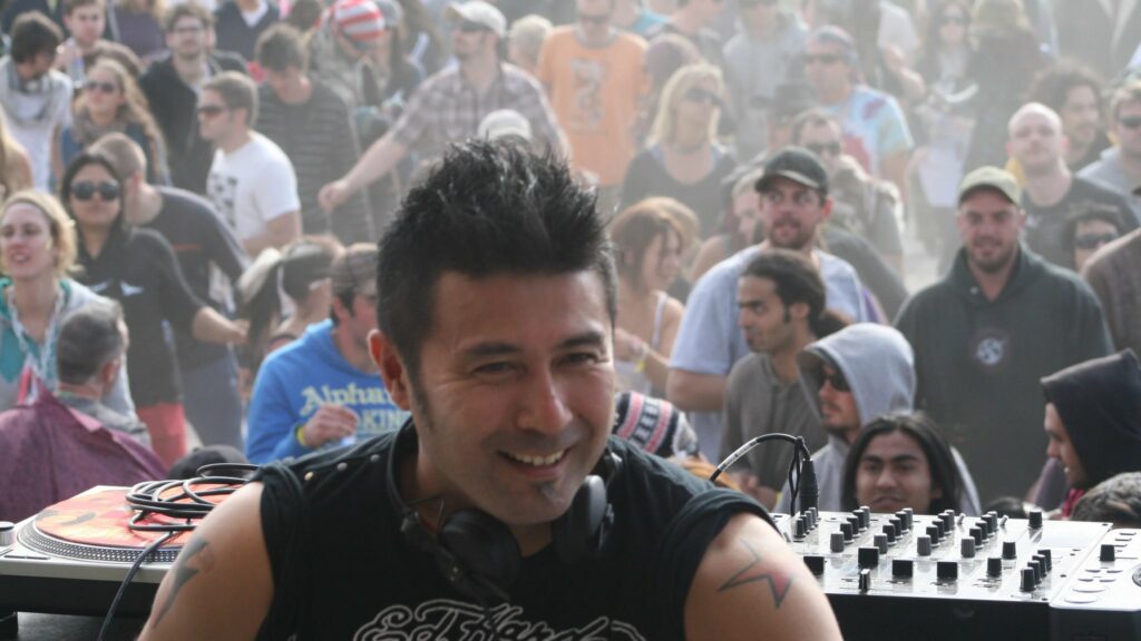 Tsuyoshi Suzuki on tour. Book now with FME Booking